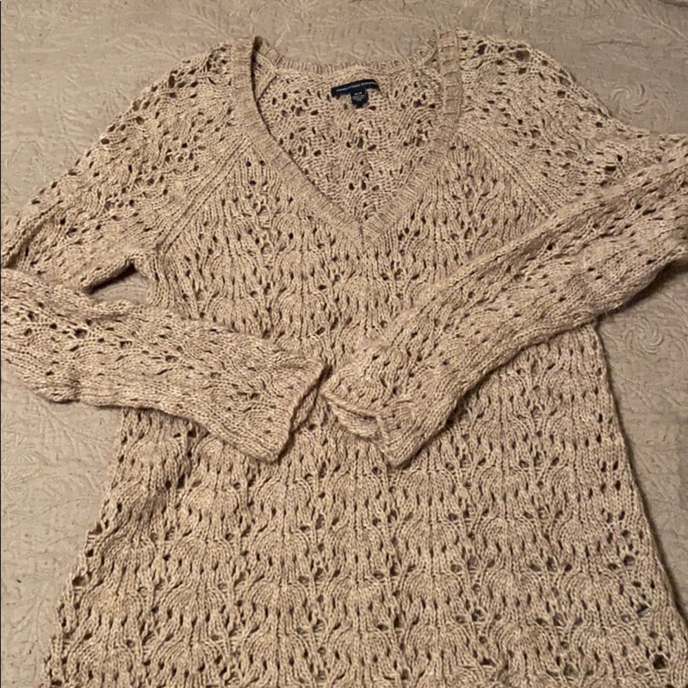 AEO American Eagle sweater tan size medium